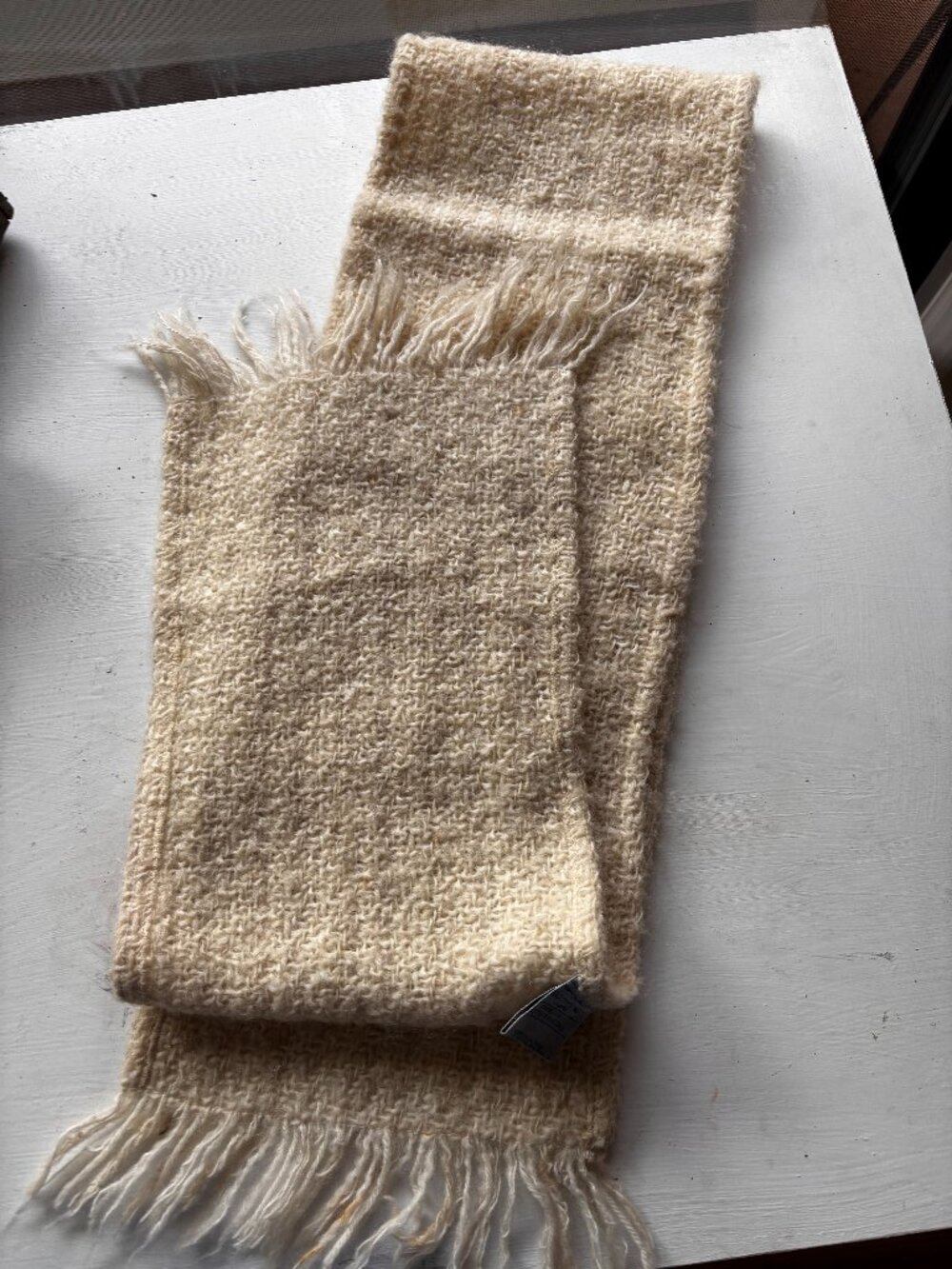 Tapestries Ireland 100% Pure New Wool Scarf White woven